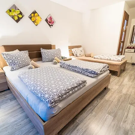 Zunama Guest house *